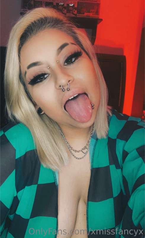 Hello there 😈👅✨