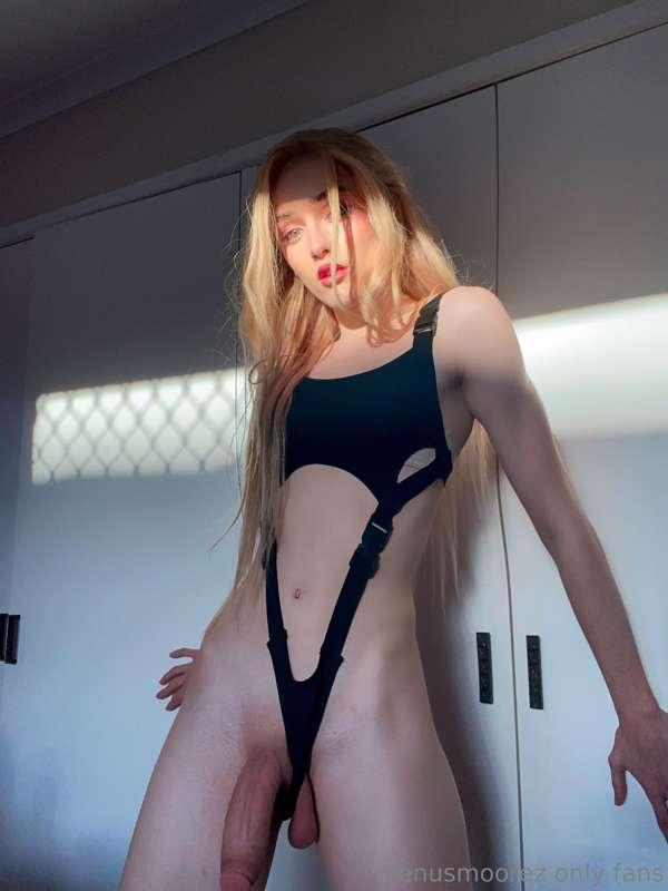 venusmoorez image #0