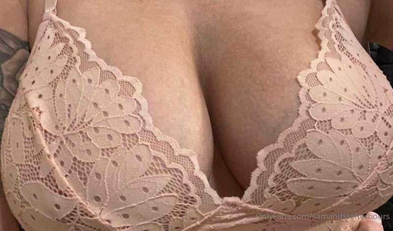 Happy titty Tuesday! 😉 Do mine look good in this? 🥰 Tip for ..