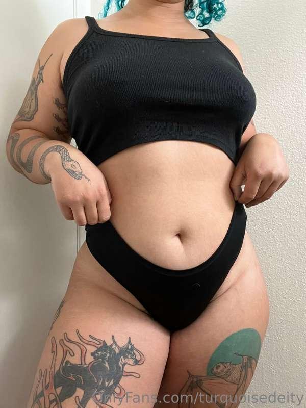 Just getting ready for the day 😘