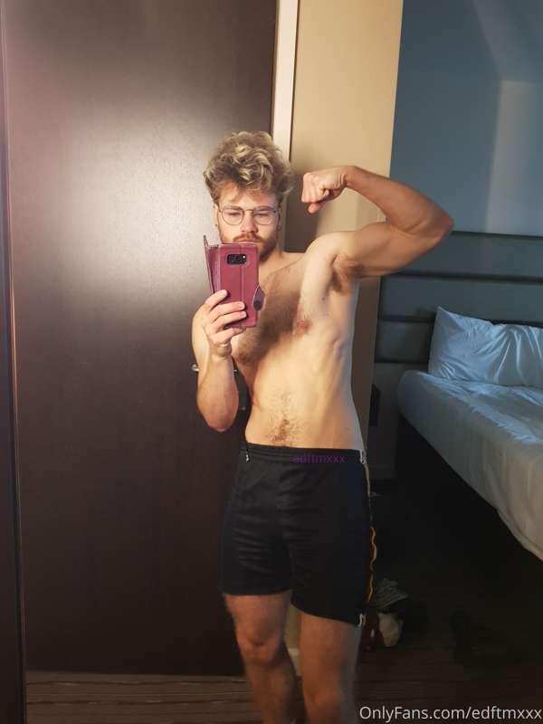 Hotel room fun! Just need someone kneeling down licking my c..