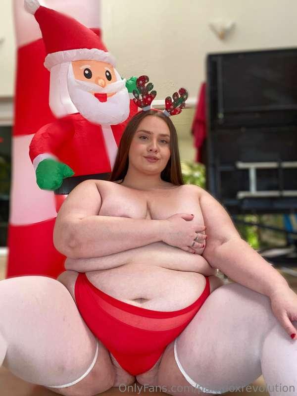 I’ve got a Christmas present for you in between my legs 🎁🥵