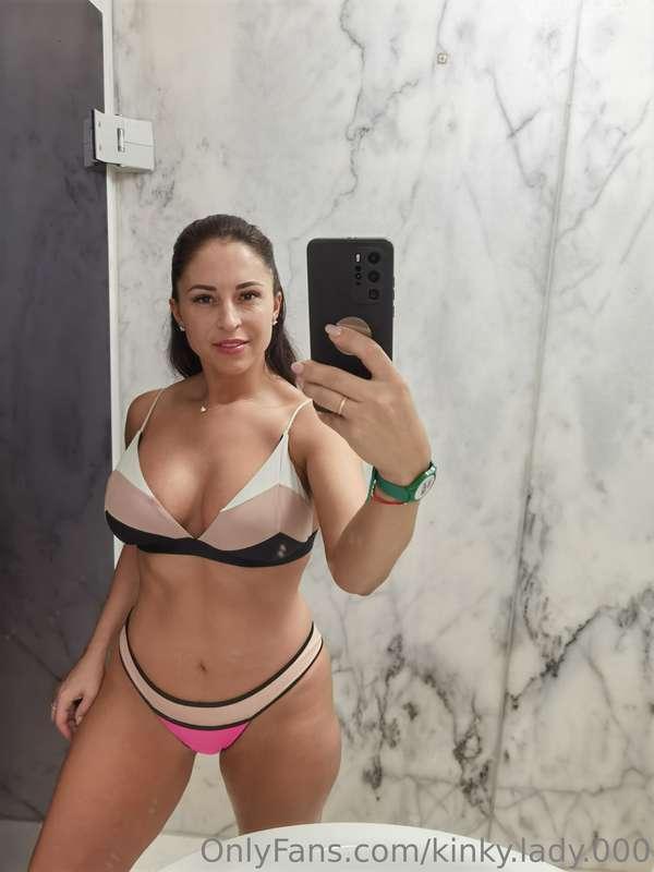 Pool day today! I want find a nice cock to satisfy me good