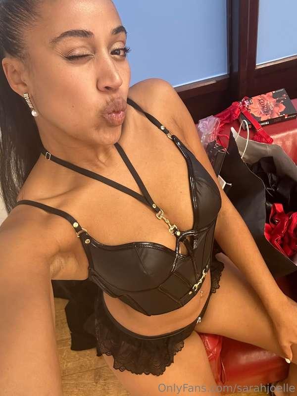 Hello from my Valentine shooting in London with @glonetwork ..