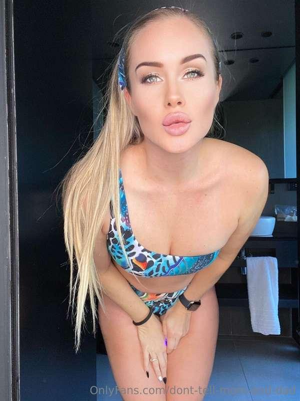 Need a kiss??😘
