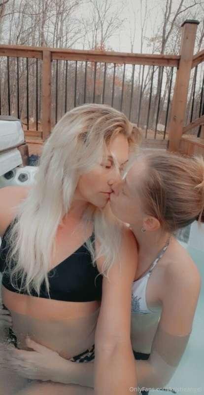 Good morning baby 💋👅we are having a early morning Sunday dip..