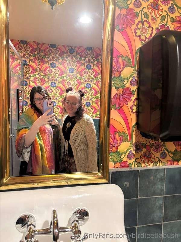 would you take two hippie girls out @bellabloss0m 