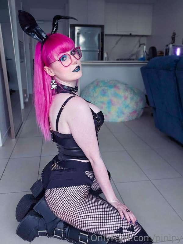I've been a good little bunny. Pure switch energy right here..