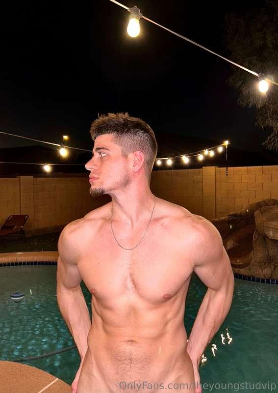 What’s up guys I’m doing a live in 2 hours! Come watch the s..