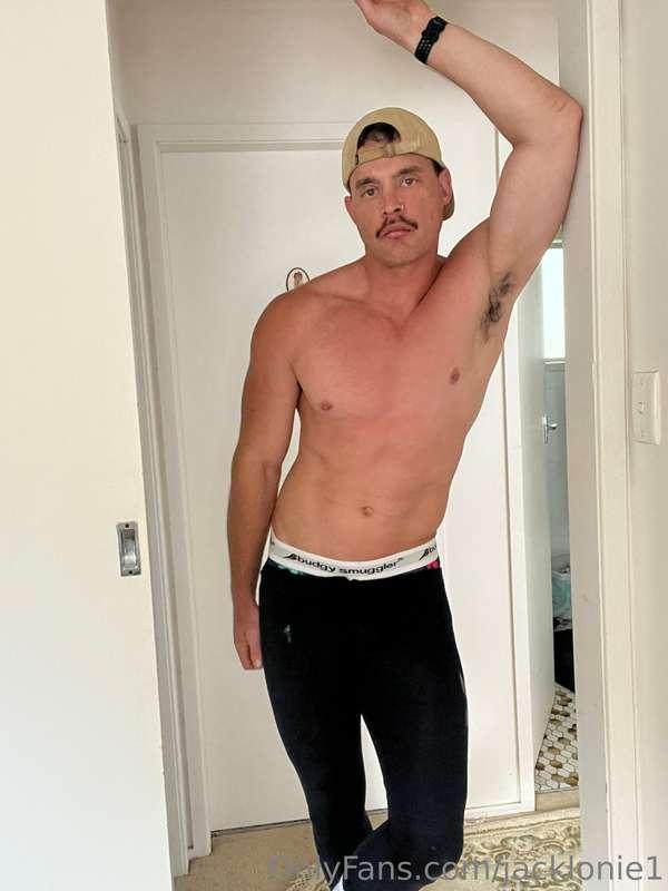 When will you drop off? Because this bulge is packing! 😈 Cum..