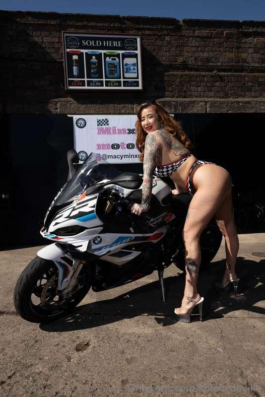 Love me and S1000RR one day! 