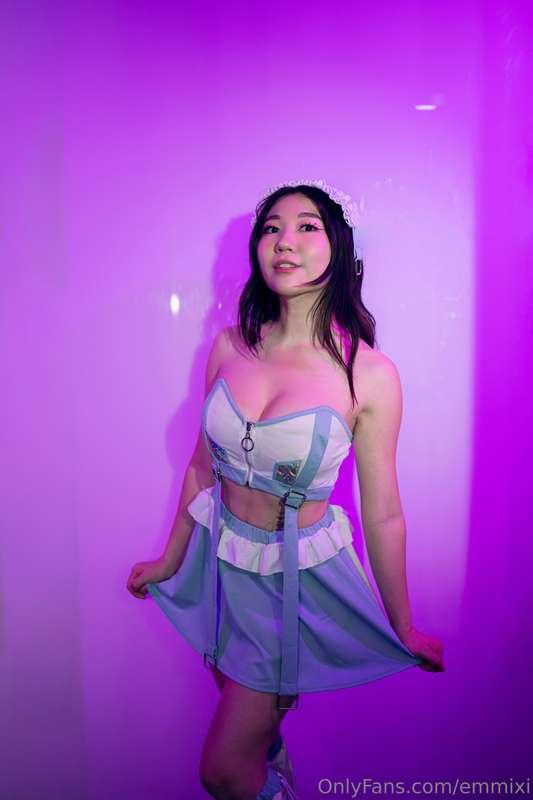 One of my fav skirts, do you like it? >.<