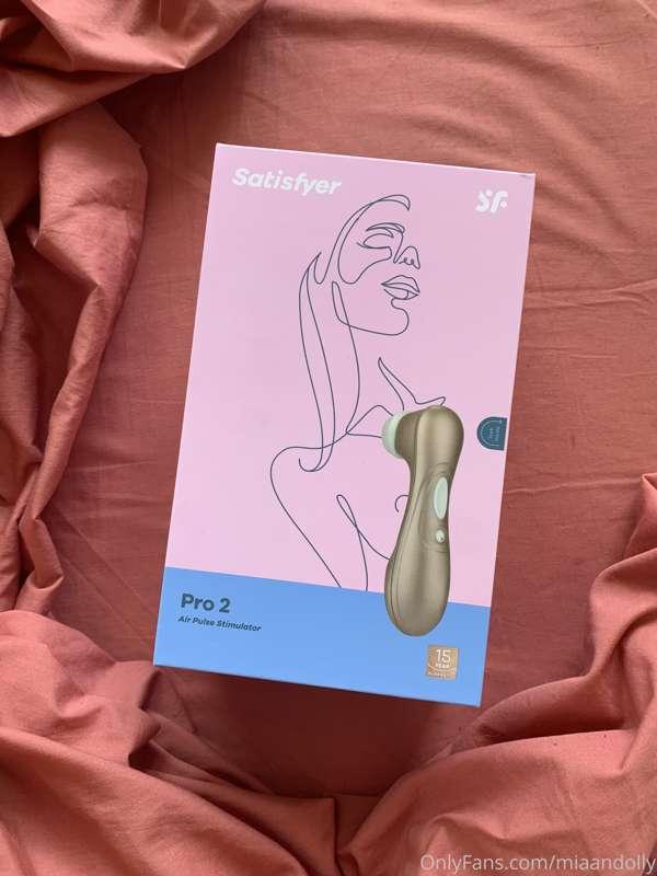 Christmas came early for Mia 😉 
We’ll be filming her first t..