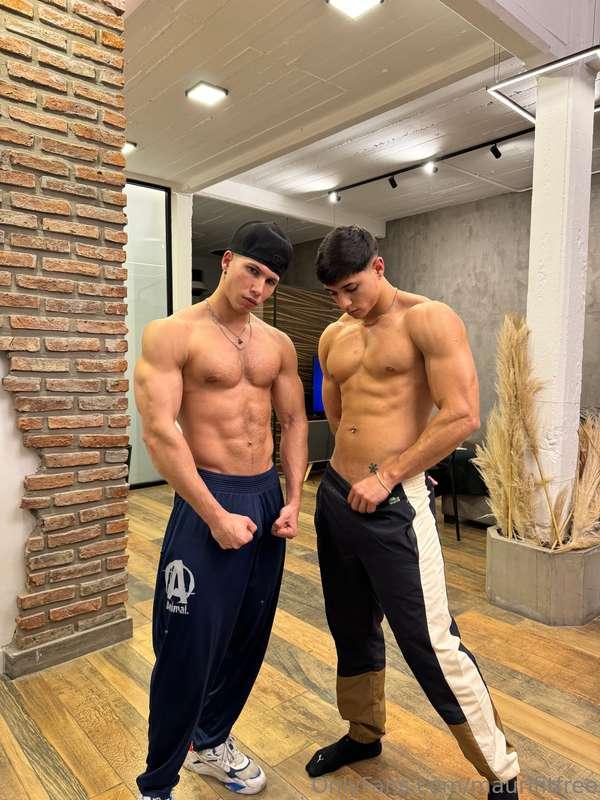 Cojiendo con mi mejor amigo 🫶🎥