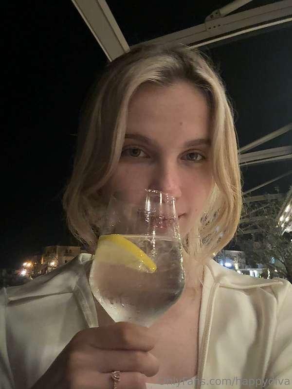 Water with lemon is a popular and healthy drink that is ofte..