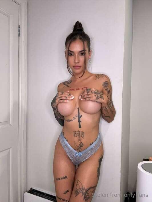 can't contain this naughty energy 😏check out my exclusive co..