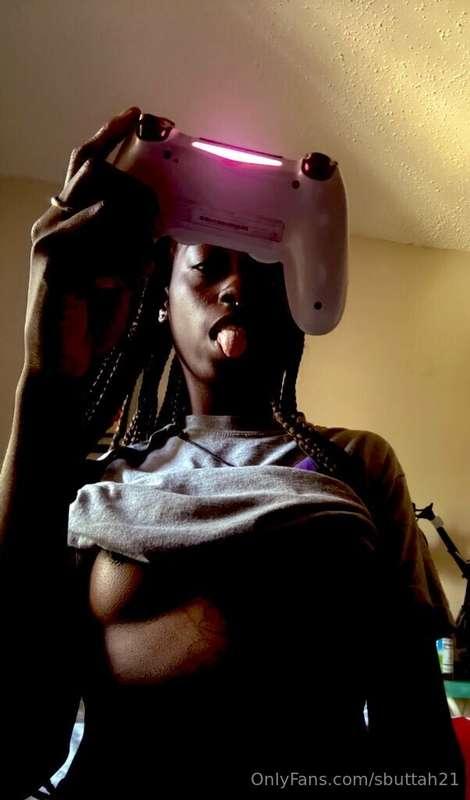 😍😍

I need a new controller baby 🎮
Mine is all wet