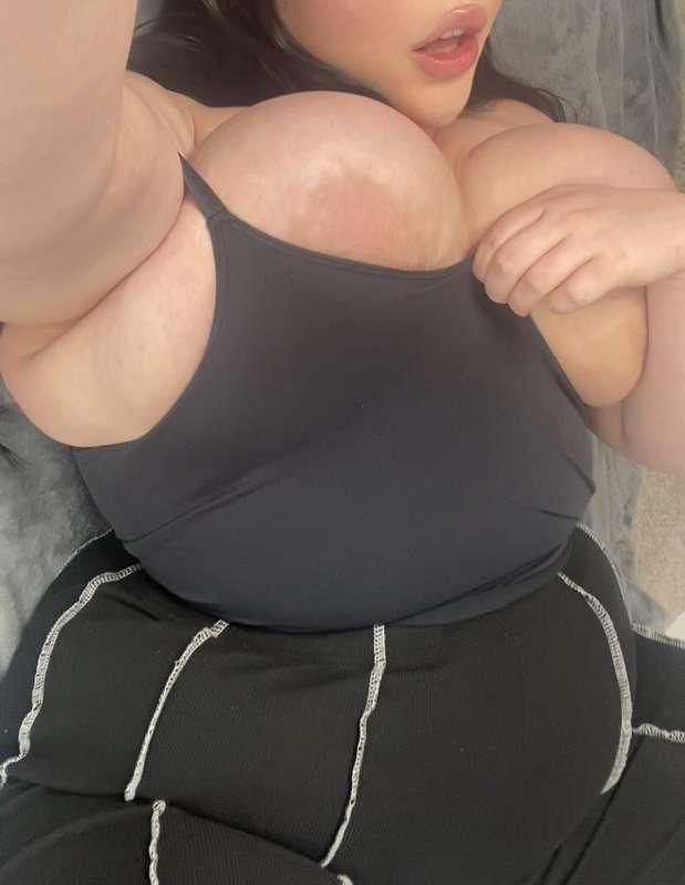 another picture of me spilling out 🥴