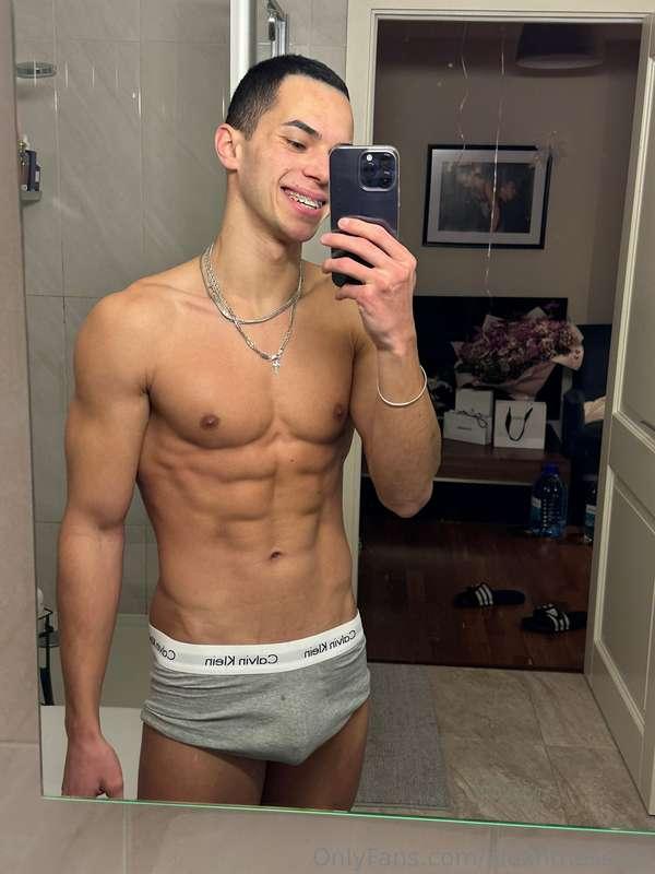 @boyalexx 👈🏼 join me 🎁