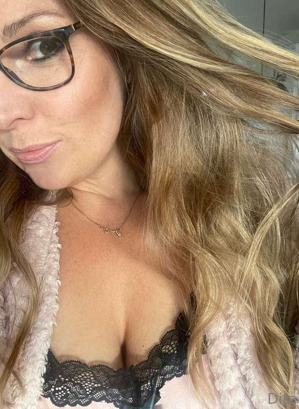 Mommy is having a cozy evening 💖