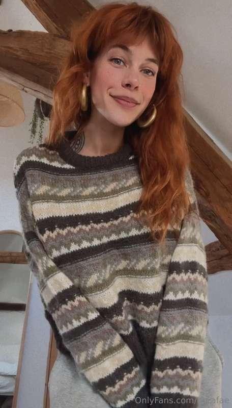 Just a few cozy pictures showing off my new jumper (sweater ..