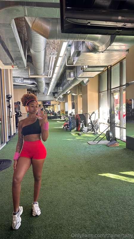 Gym glow hits different.🌟