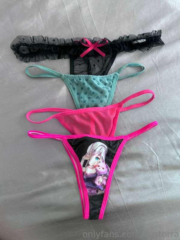 Some panties I have if anyone’s interested DM me 🖤