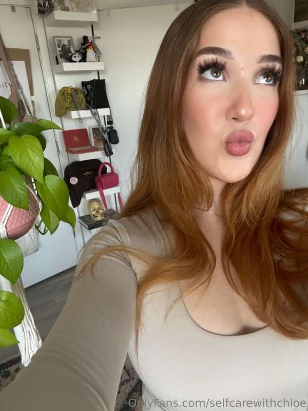 feeling cute in this pic 🥰