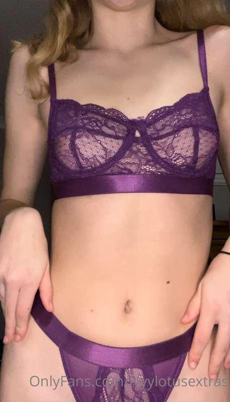 Message me for your custom videos and pictures or for some o..