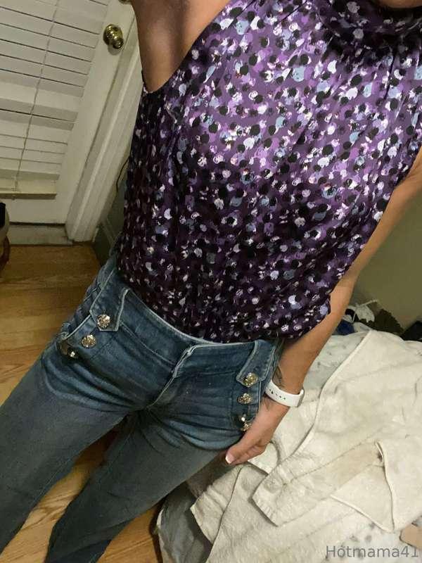 Happy Friday! What’s under the teacher’s casual Friday outfi..