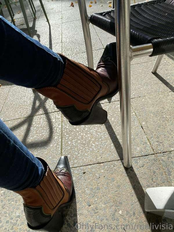 Follow me on my walk with the new 120 mm DSquared2 cowboy an..