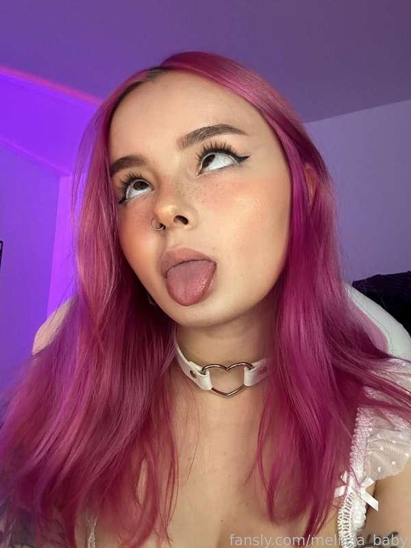 ~ 👅

#ahegao #loli #petite #teen #young #18 #selfie #tongue #amateur #babyface #pinkhair 