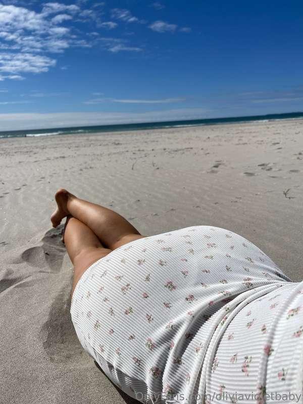 Got to wet on the beach, he had to take me back and fuck me ..