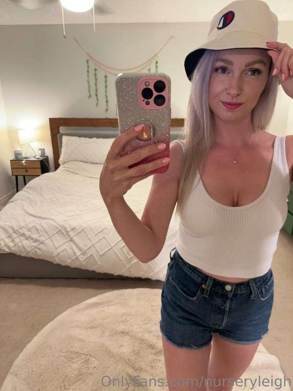 Do you like my Hat ??🙈