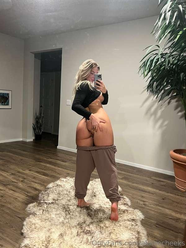 alainecheeks image #0