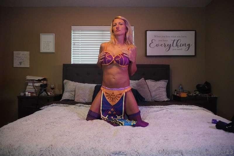 Would you all want a video of me as princess Zelda getting f..