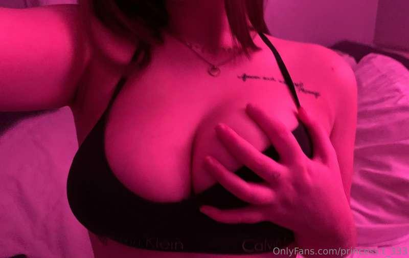 waiting for my birthday spankings🥳