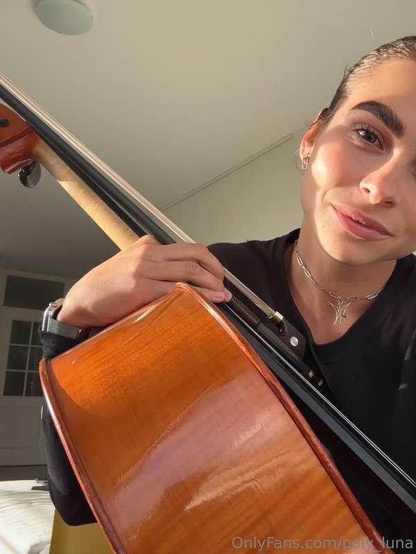  Music speaks for me when words fail🎻