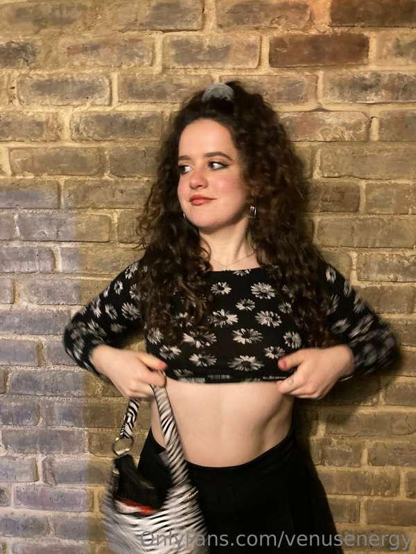 Flashing at the bar 🍹