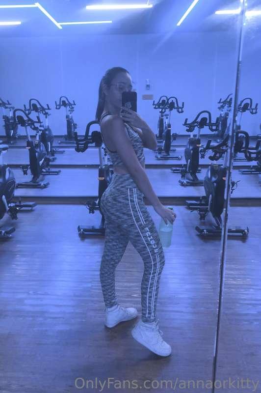 Would you like more pics in the gym?

and...after the gym😈