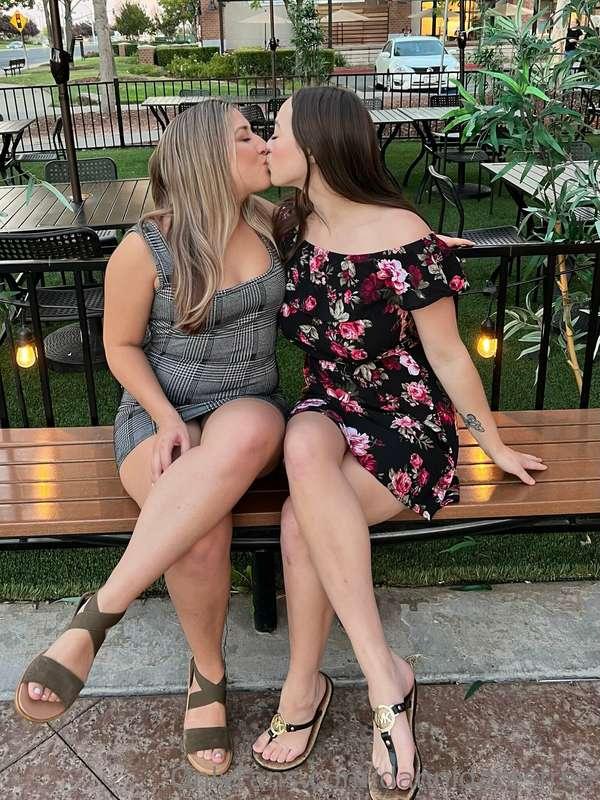 I love kissing @beg4itbaby  Want to see us do it naked?