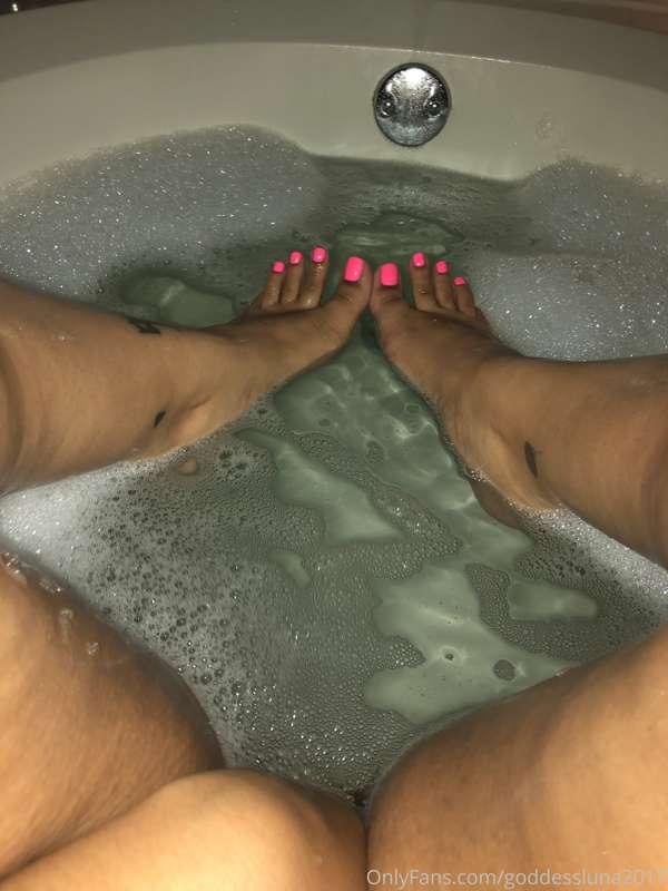 could use a full body oil massage after this bath 💆🏽‍♀️