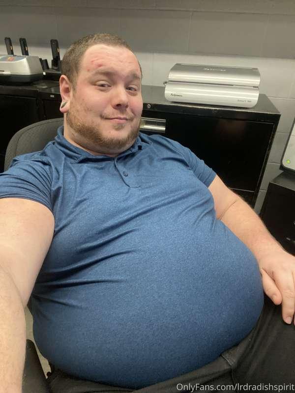 Hi it’s me ur fat boss that sits in his office everyday just..