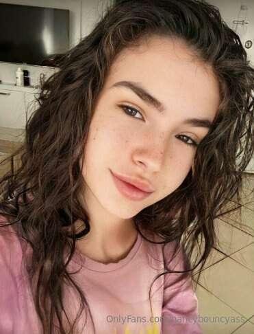 I'm all burning🥵🔞, I only miss you. @kim_moor
Do you want to..