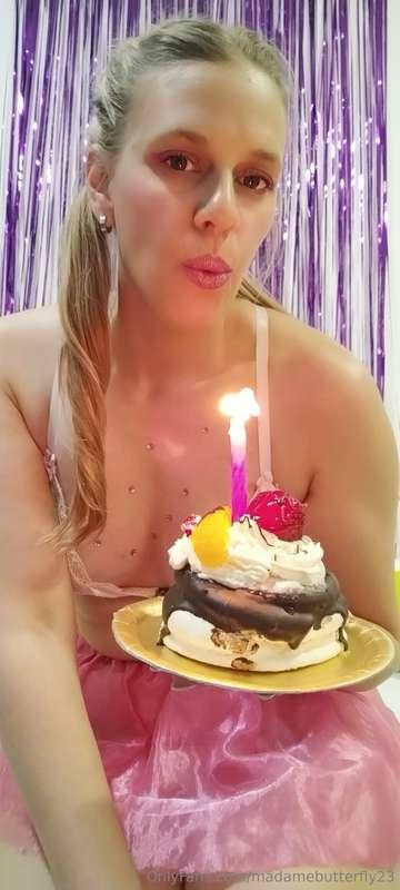 madamebutterfly23 image #1