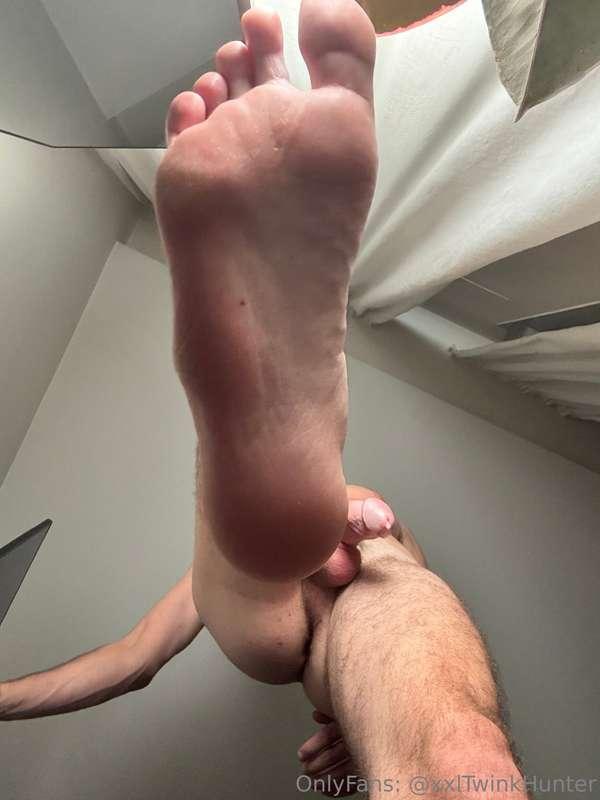 I want you to worship my big, manly feet before you move up ..
