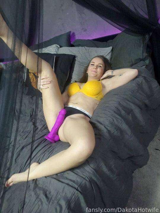 dakotahotwife image #131