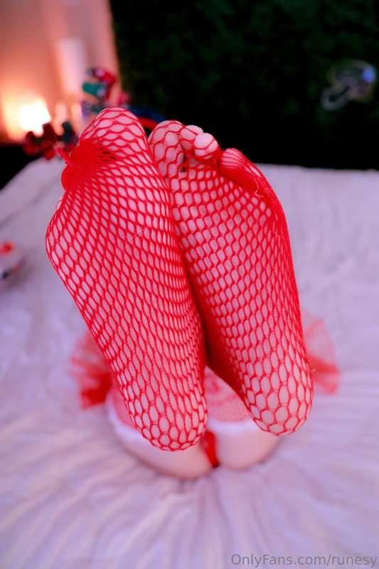 FESTIVE TOESSS

Ill be on CB with my toes tonight 8pm pacifi..