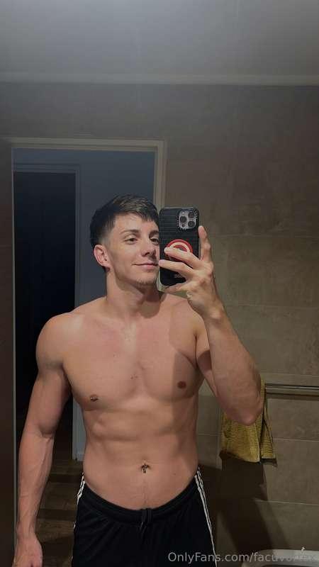 😈