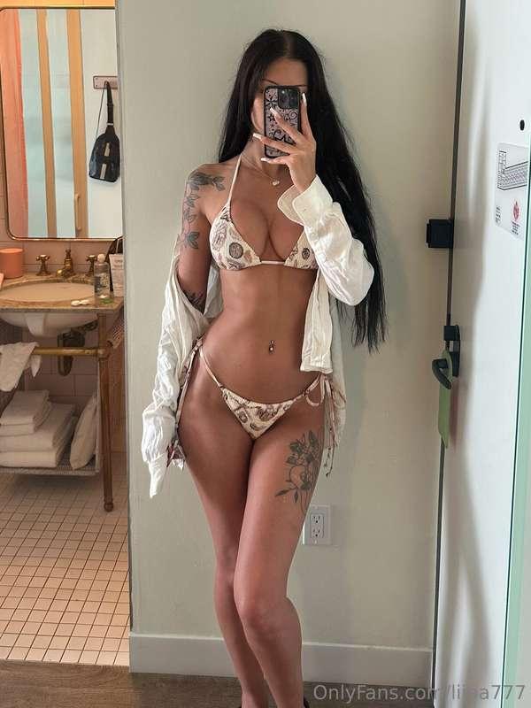Should I take this off for you? DM me 😈
